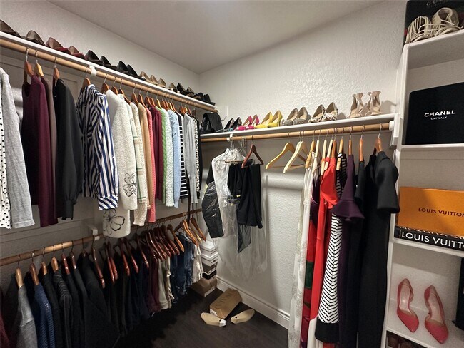 Building Photo - 21641 Forest Colony Dr