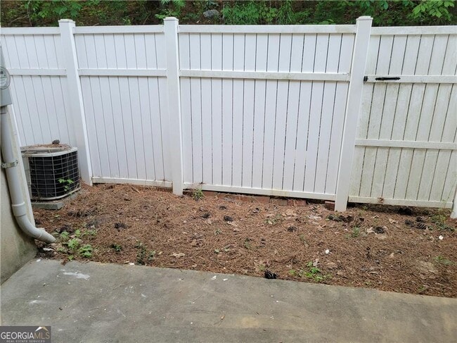 Building Photo - 1497 Cove Creek Cir