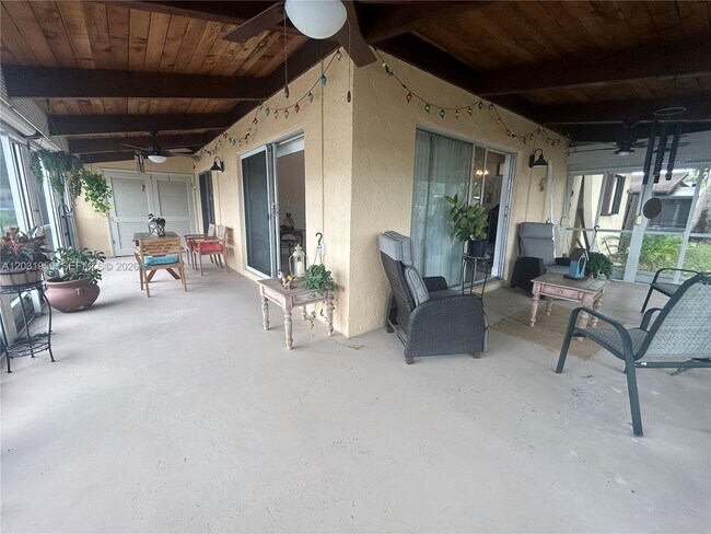 Building Photo - 322 Briarwood Cir