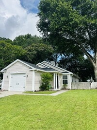 Building Photo - Charming 3-Bedroom Home with Hardwood Floors in Shadowmoss