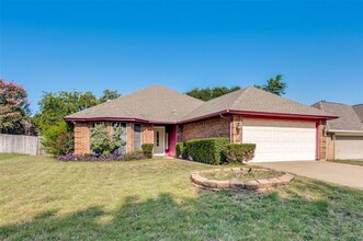 Building Photo - 9008 Topperwind Ct