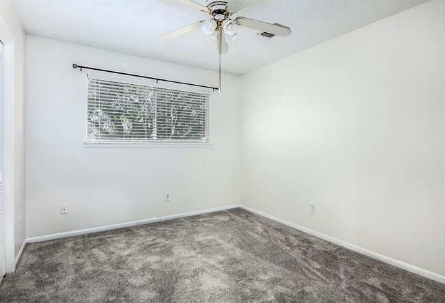 Building Photo - 505 Heathgate Dr