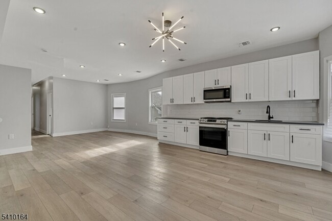 Building Photo - 626 S 20th St