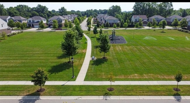 Building Photo - 5995 Branch Dr