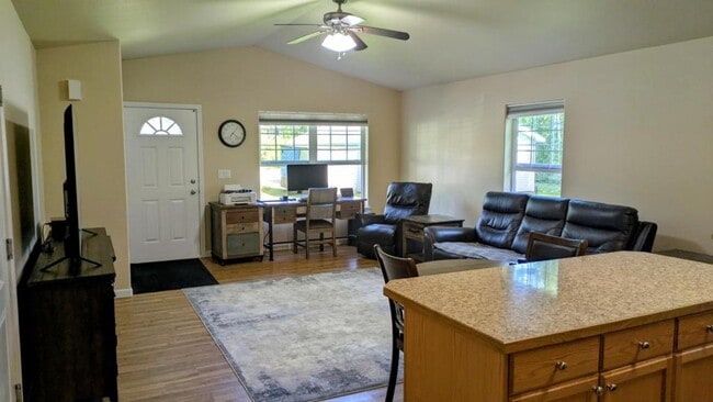 Building Photo - 4866 S Danielle St