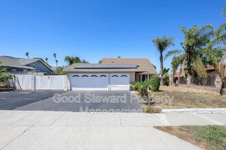 Building Photo - 1604 Avenida Del Vista