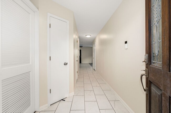 Building Photo - 21039 Vista Trail Ct