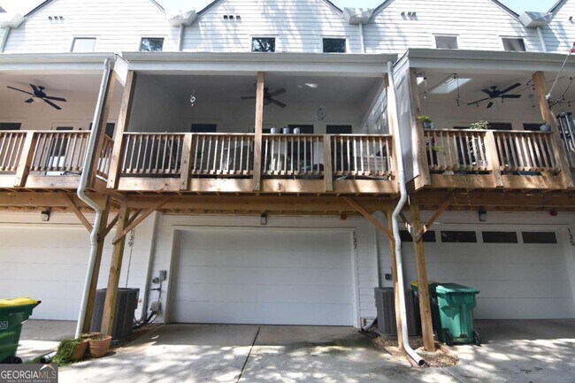 Building Photo - 137 Pearl St