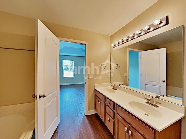 Building Photo - 982 Acadia Ct