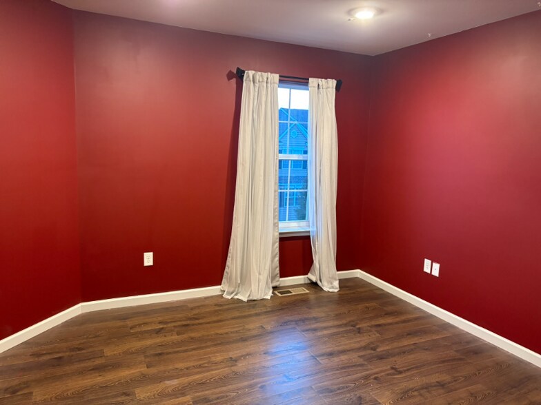 Building Photo - 3098 Goshen Dr