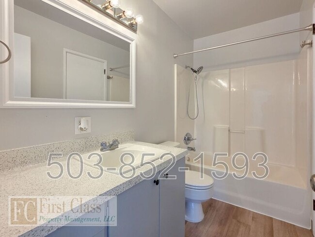 Building Photo - 8500 SW Canyon Dr