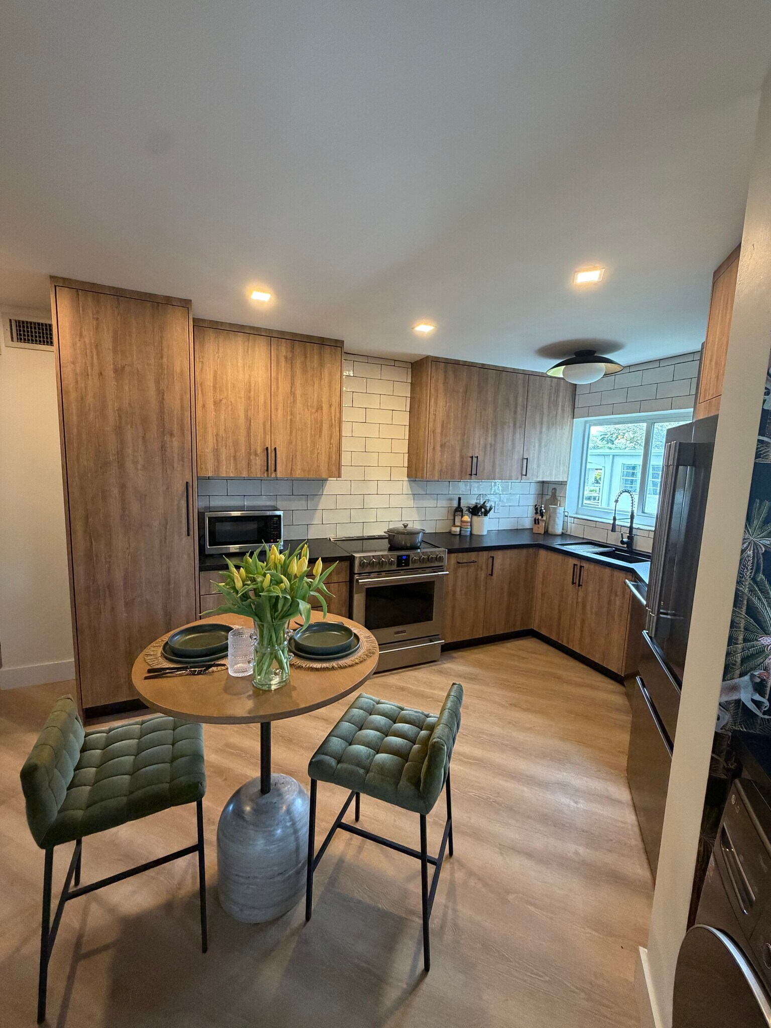 Building Photo - 818 SE 4th St