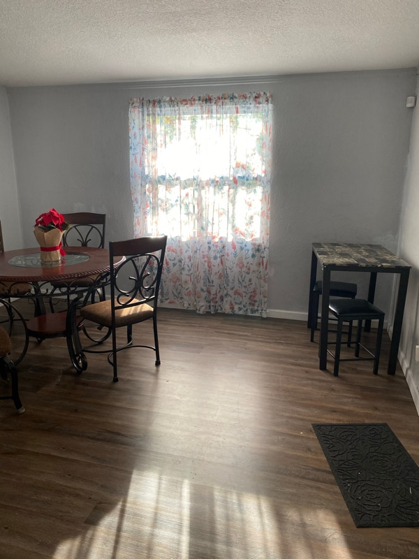 Building Photo - 10529 Keuka Dr