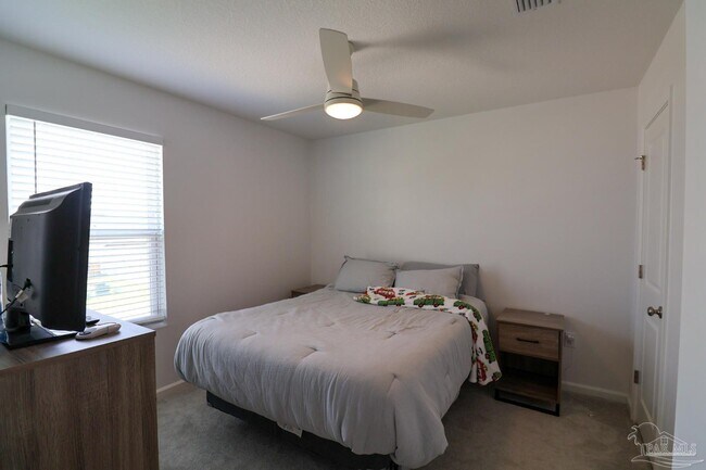 Building Photo - 6724 Paso Fino Dr