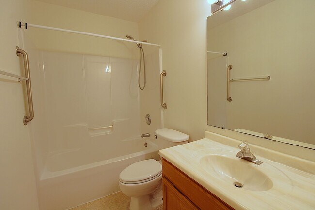 Building Photo - 3 Bedroom Home in Monroe!