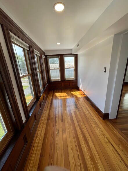 Sunroom - 925 Francis Scott Key Hwy