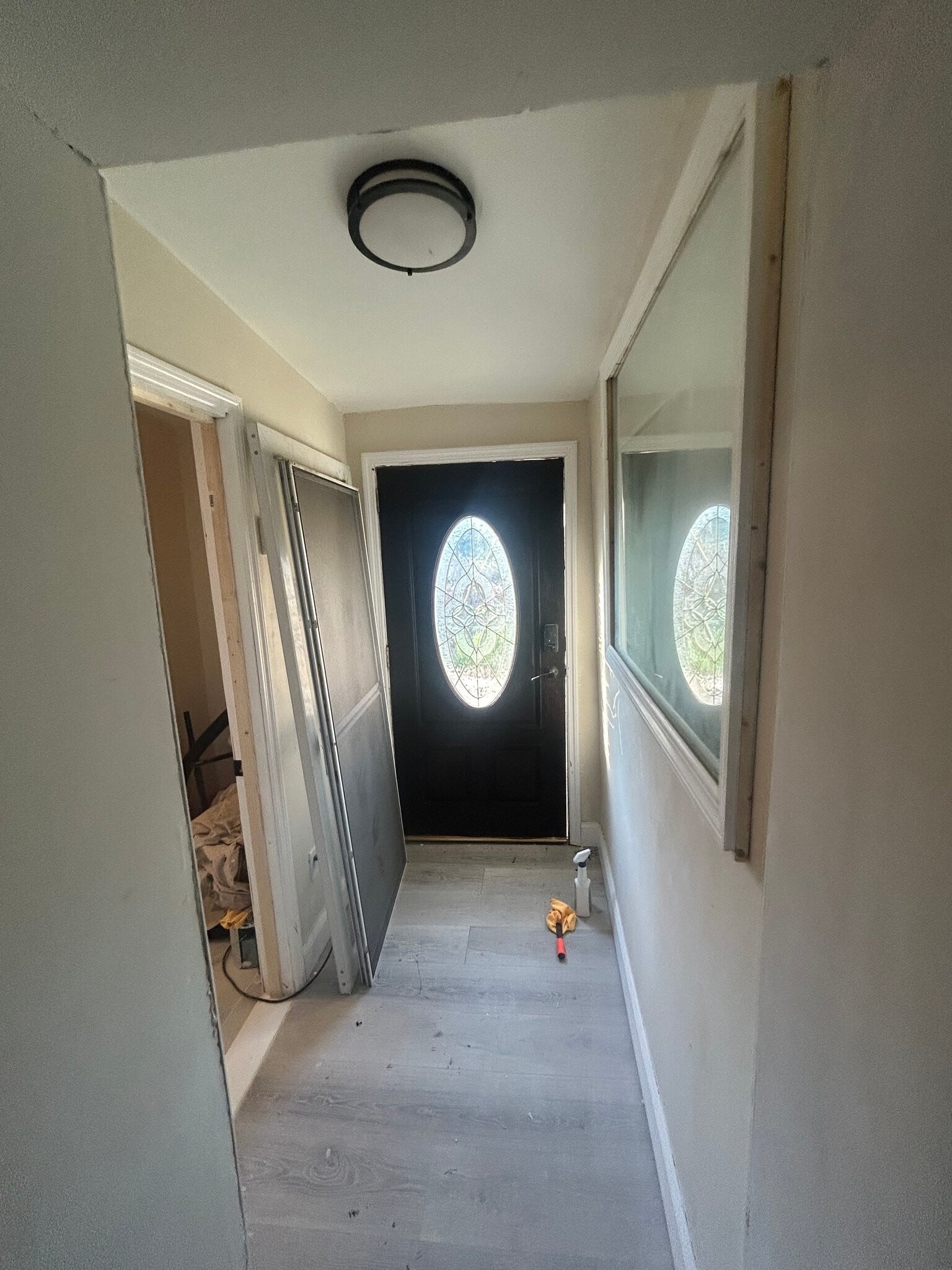 Building Photo - 210 W 5th St