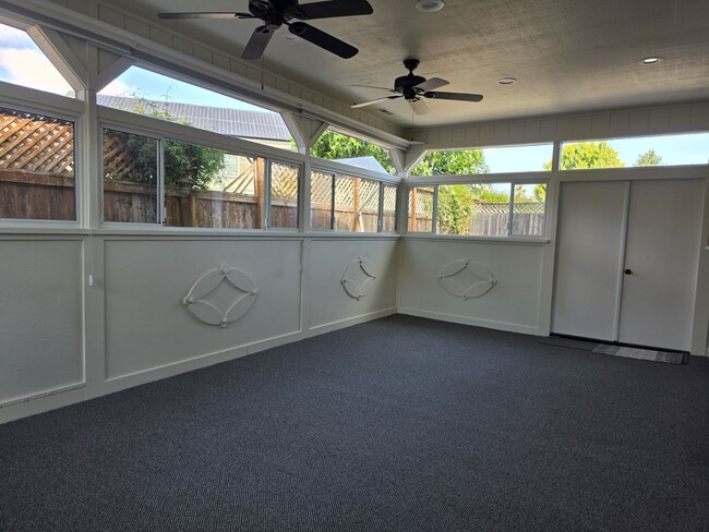 Building Photo - 4611 Harmony Pl