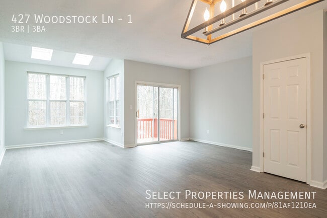 Building Photo - 427 Woodstock Ln