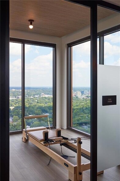 Building Photo - 1081 Juniper St NE