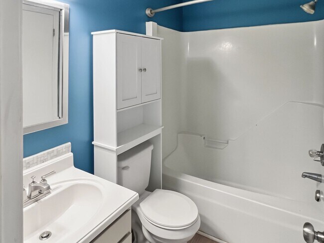 Building Photo - 618 Branniff Dr