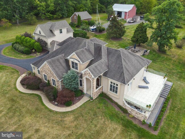 Building Photo - 86 Aqueduct Rd
