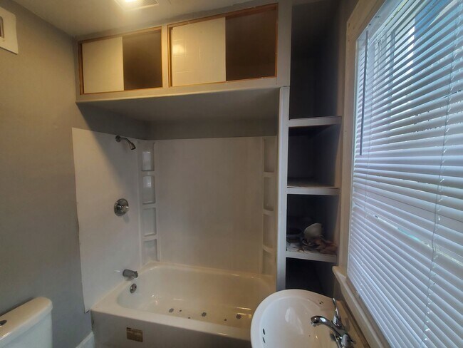 Building Photo - 3921 14th Ave