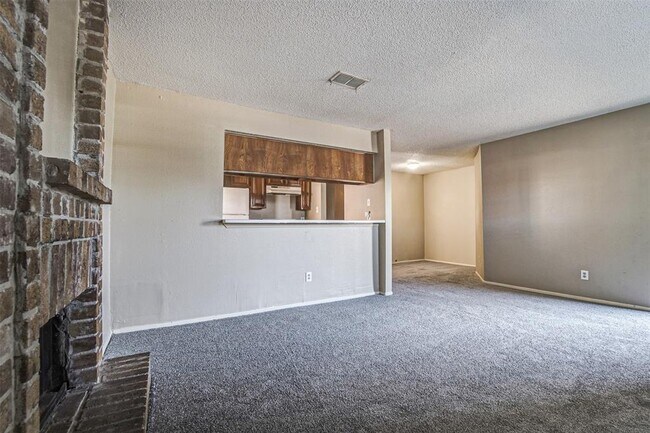 Building Photo - 1323 Brenda Ln