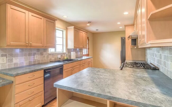 Building Photo - 3842 S Trenton Ave