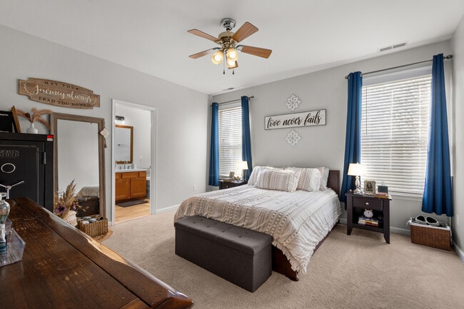 Building Photo - 49 Humphreys Dr