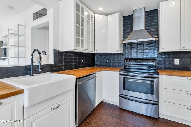 Building Photo - 4228 N 44th Pl