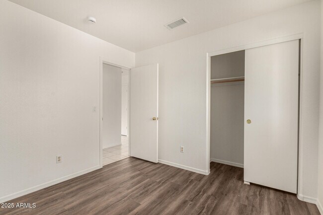 Building Photo - 15928 W Smokey Dr