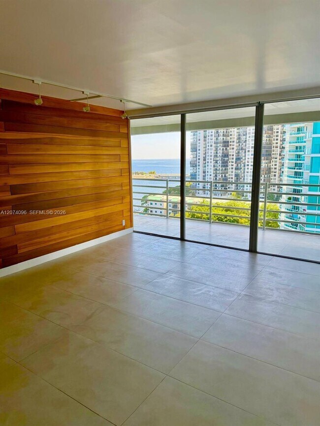 Building Photo - 2025 Brickell Ave