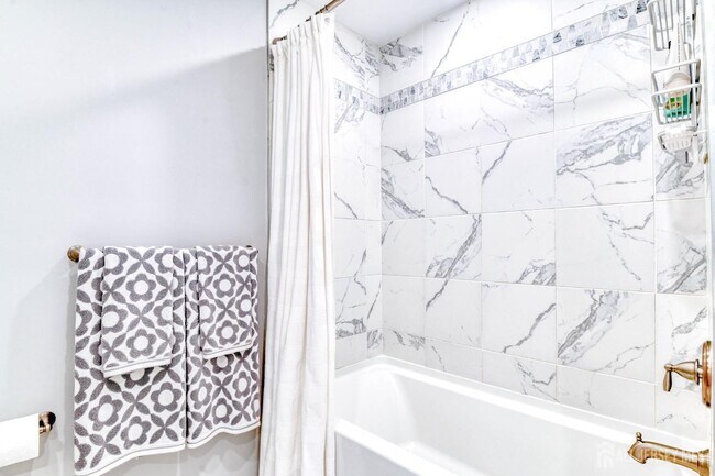 Building Photo - 1529 Paxton Ln