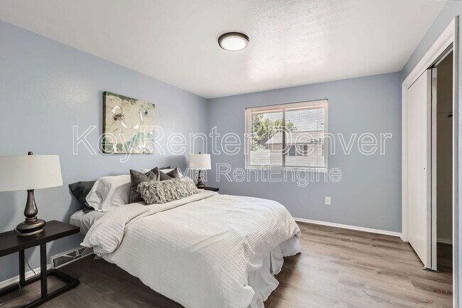 Building Photo - 1350 Zephyr St
