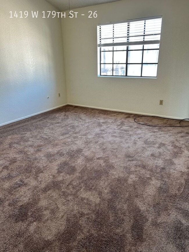 Building Photo - 1419 W 179th St