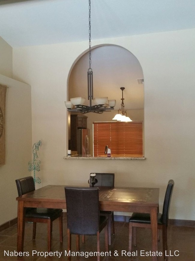 Building Photo - 3 br, 2 bath  - 14666 N El Pueblo Blvd