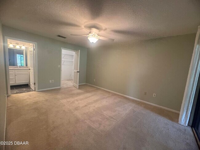 Building Photo - 1917 Goldenrod Way