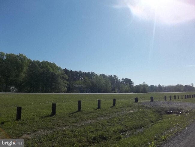 Building Photo - 933 Golden W Way