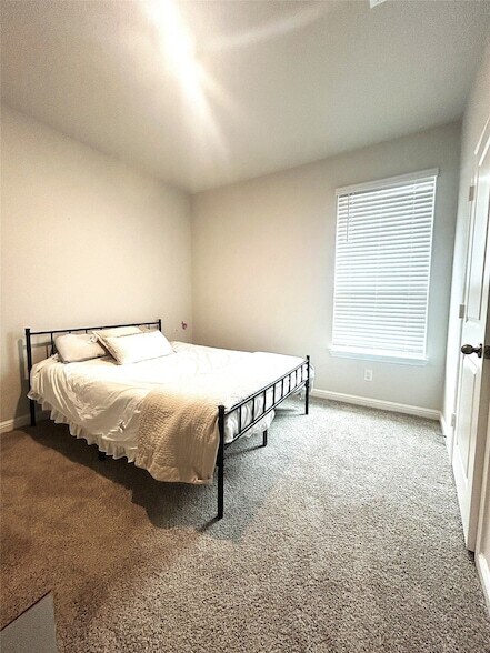 Building Photo - 509 Wesley Dr
