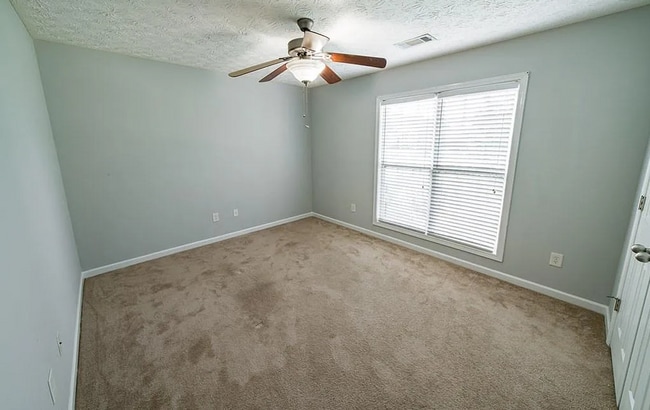 Building Photo - 8018 Silverado Dr