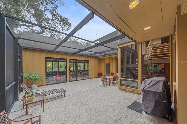 Building Photo - 3348 Old Oak Dr