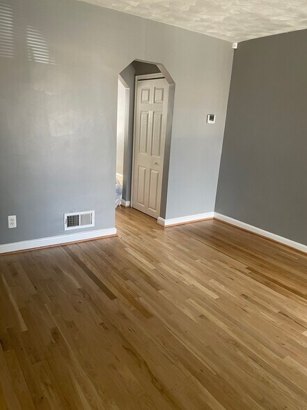 Building Photo - 1608 Inverness Ave