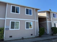 Building Photo - Condo Unit in Kent Available Now!