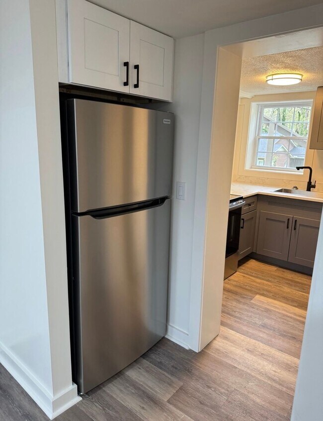 Building Photo - 250 N Anderson St