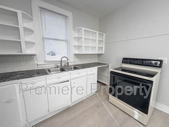 Building Photo - 141 N Home Ave