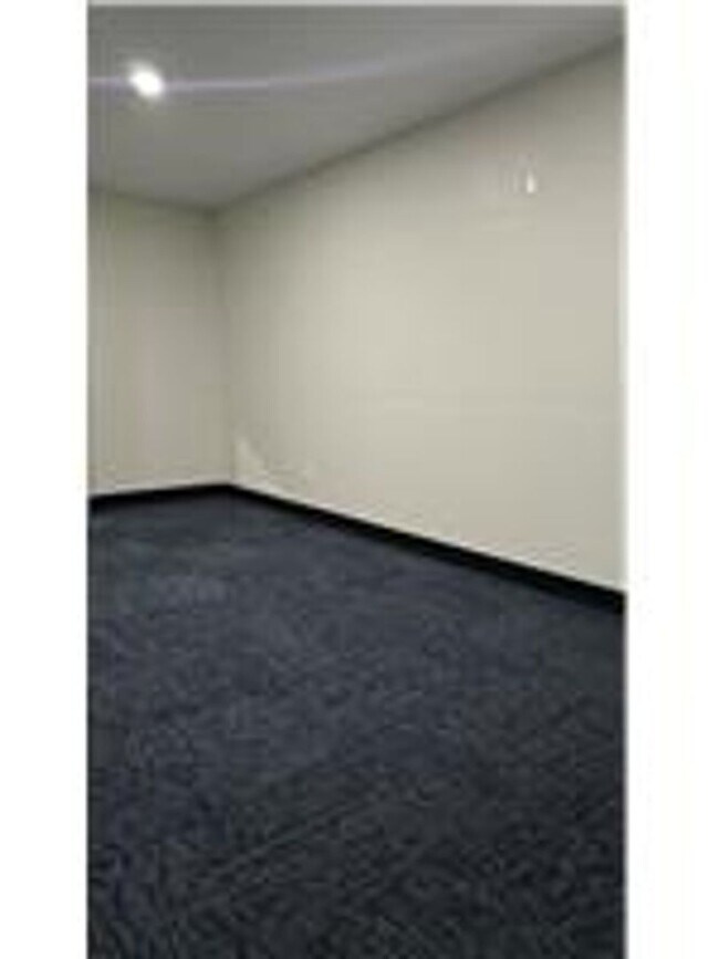 Building Photo - Spacious Ranch Style 5-Bedroom Home with Oversized 4 Car Garage / Workshop, 4 RV Carport & 1 Acre...