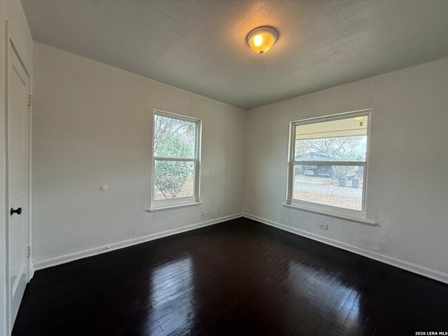 Building Photo - 115 Kinder Dr