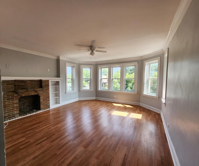 Building Photo - 8408 S Kingston Ave