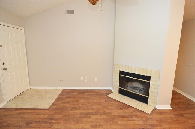Building Photo - 10263 Gandy Blvd N
